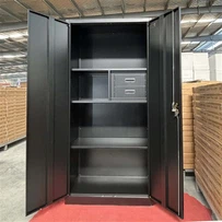 Magas fekete fém szekrény